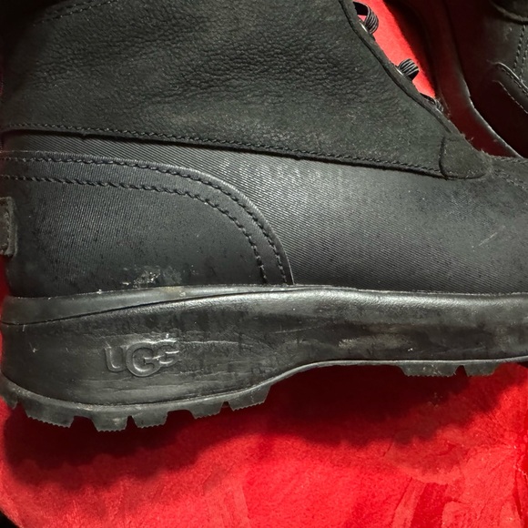 Men’s size 9 UGG winter boots - Picture 2 of 2